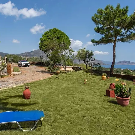 Villa Avlos *